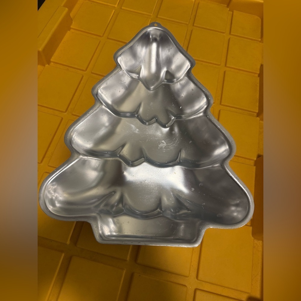 🎄 Vintage Wilton Christmas Tree Cake Pan (1986) 🎄